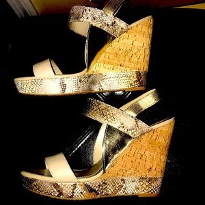WEDGE SHOES
